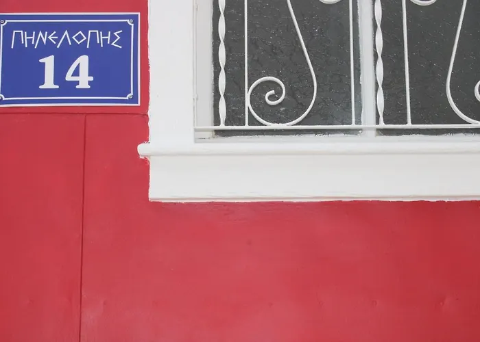 Penelope's Street Old House *